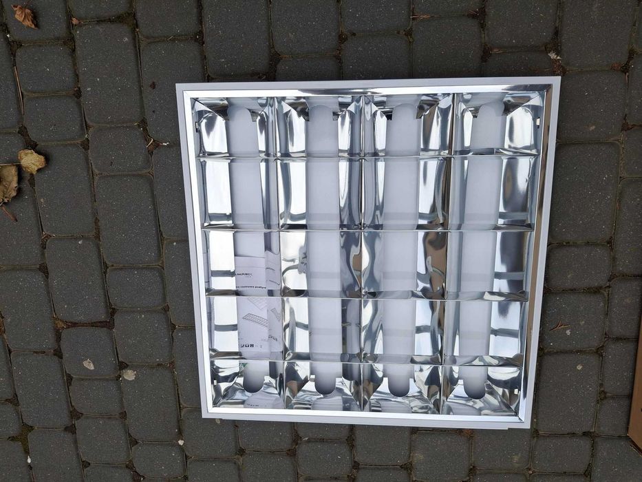 Lampa Oprawa Rastrowa Podtynkowa 60/60 + 4x świetlówka LED