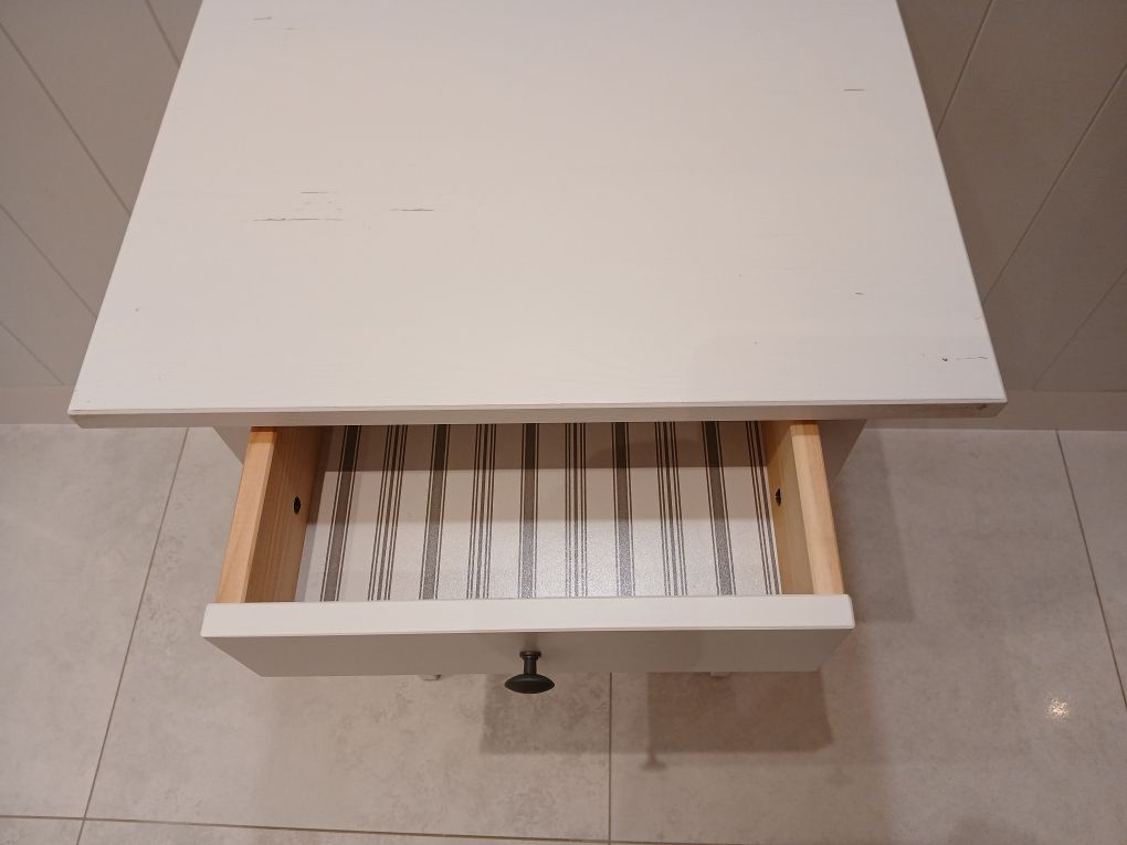Stolik nocny HEMNES Ikea biała bejca 46x35