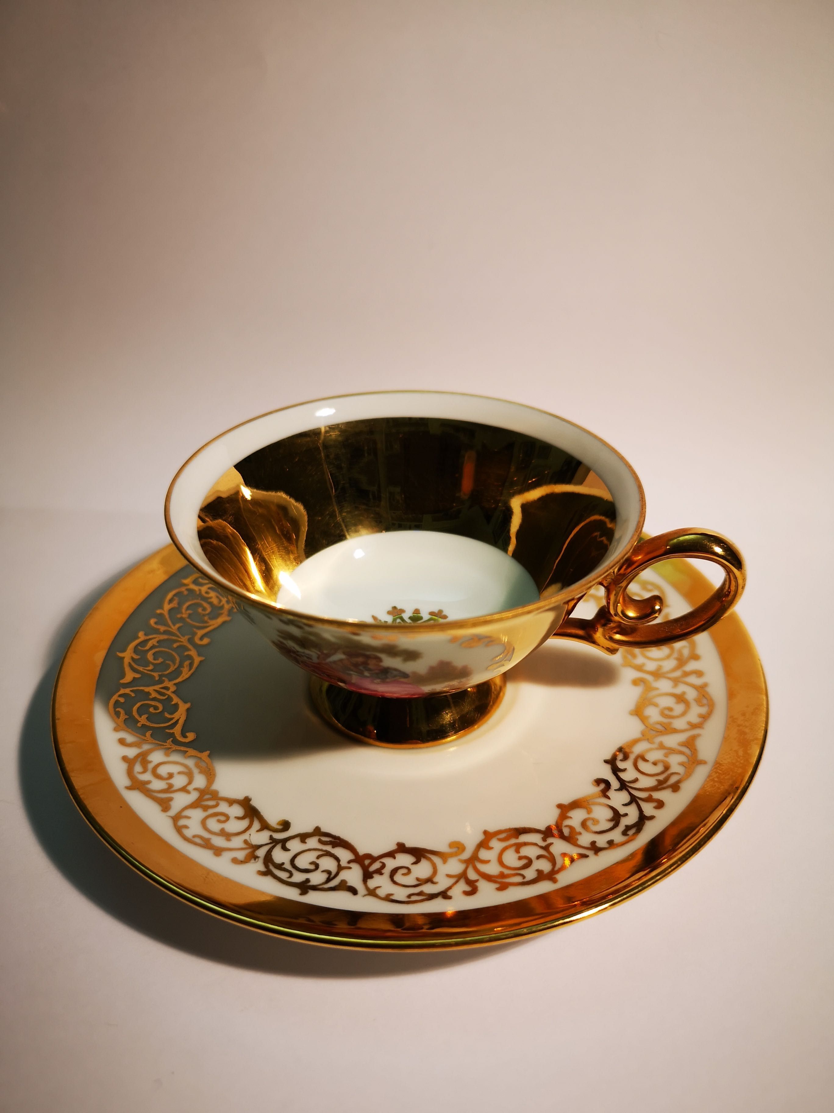 Chávena e Pires (Porcelana) com suporte