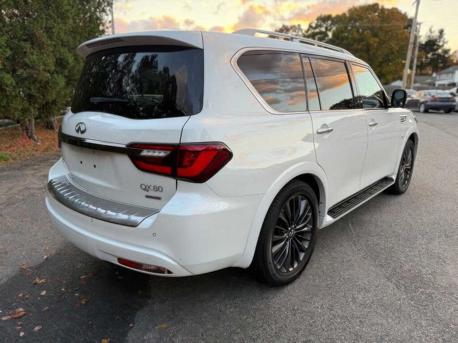 INFINITI QX80 Luxe      2020