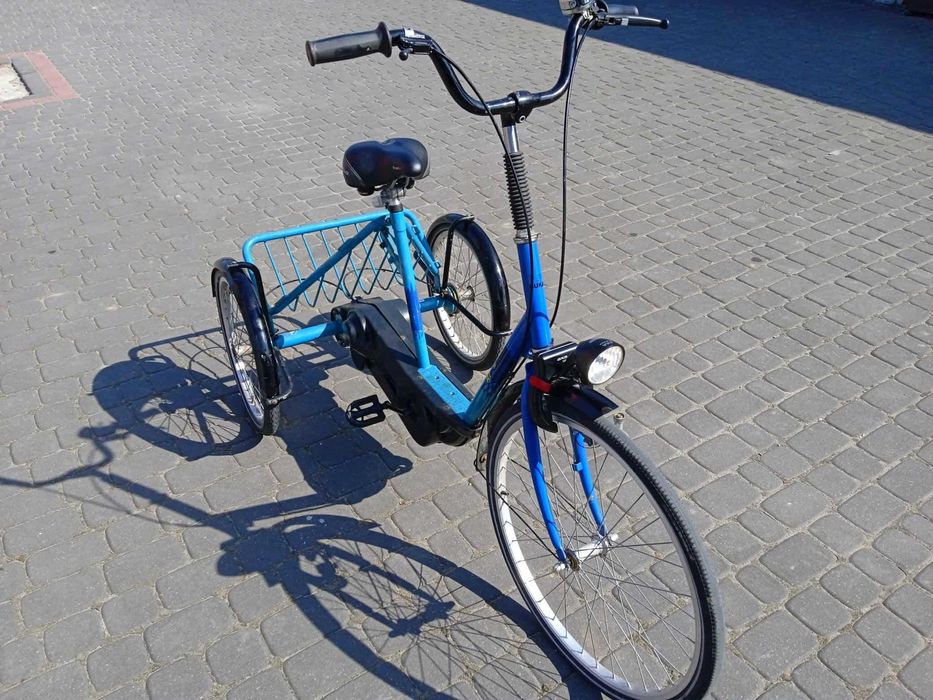 Trojkolowy holenderski rower rehabilitacyjny.