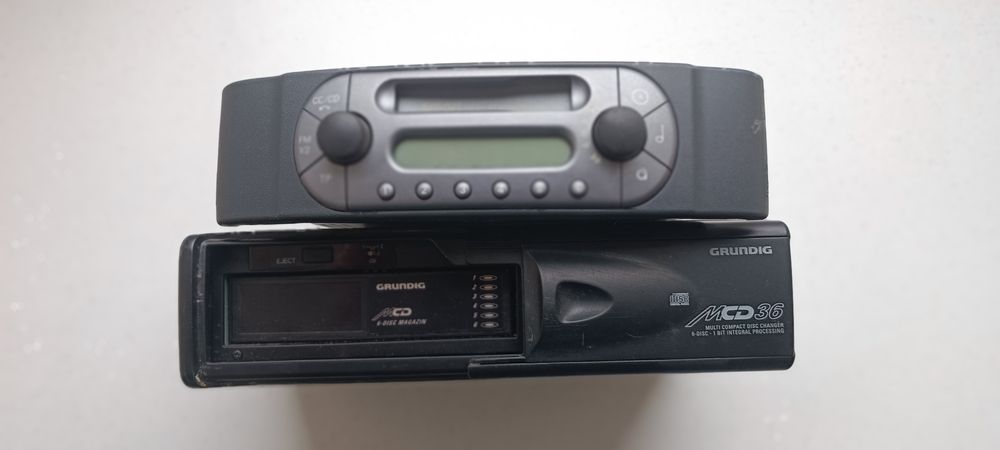 CD-ченджер и магнитола Grundig в Smart цена за комплект