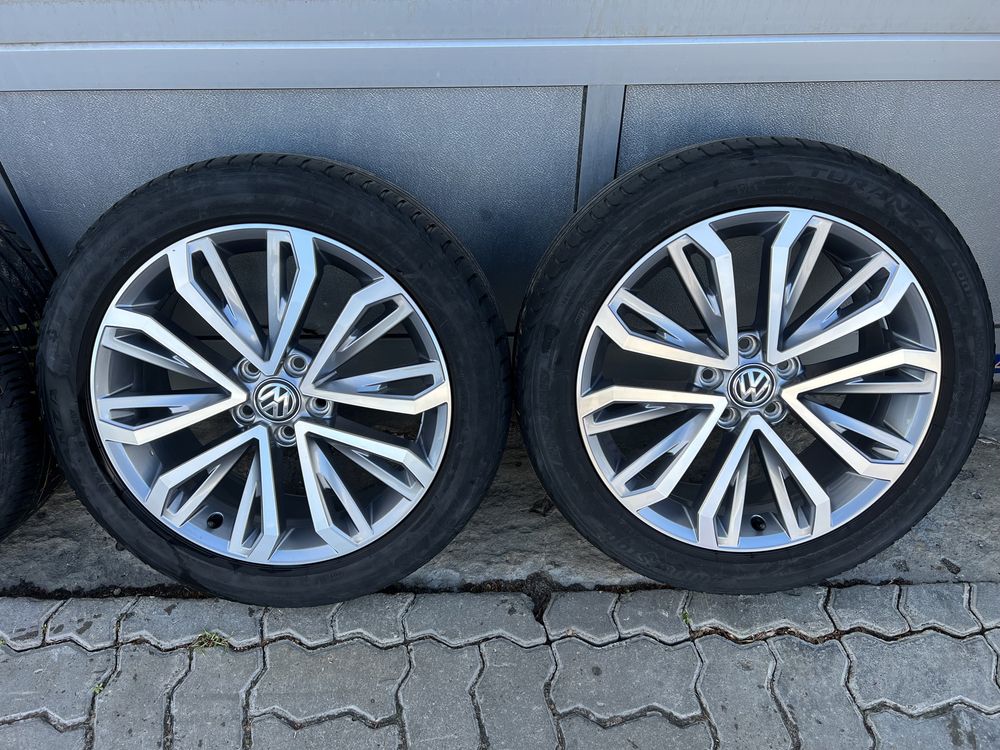 VW Tiguan .T-ROC Skoda .7J ET45 5*112 Bridgestone 215 50 R18