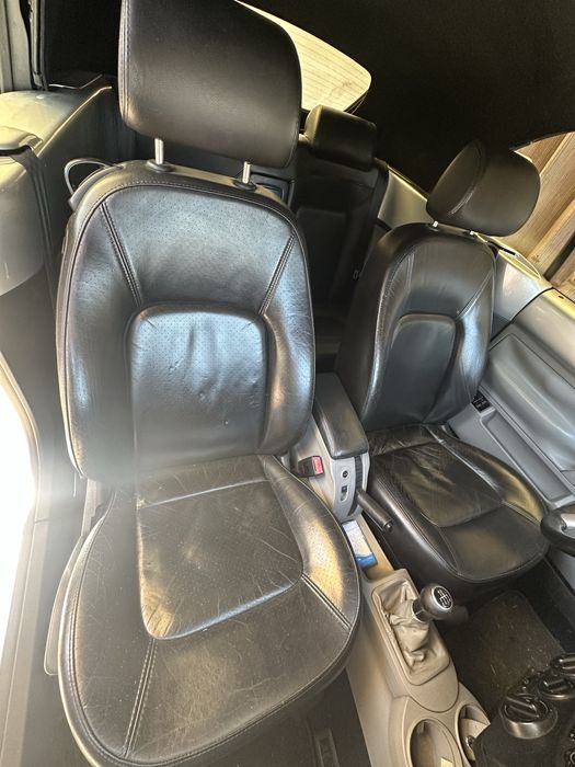 VW Beetle Cabrio 1.6 Documentos Suiços