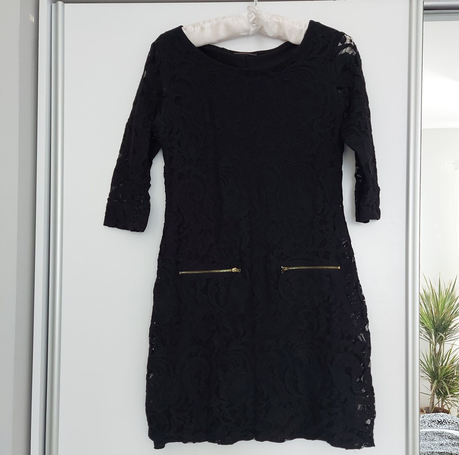 Czarna sukienka z koronki C&A rozmiar S