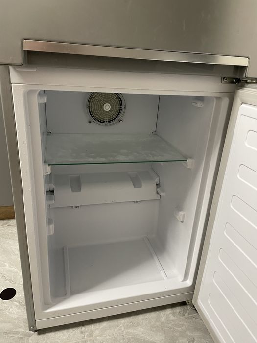 Двокамерний холодильник Beko, no frost