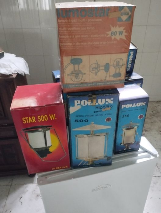 Lâmpadas a gás ainda na caixa
