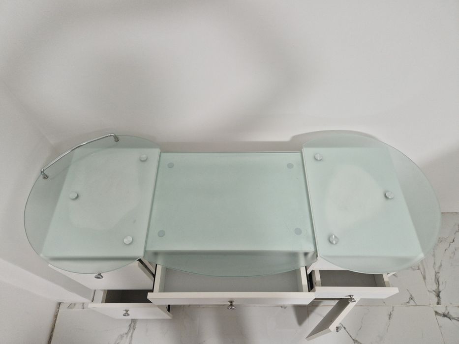 Biurko kosmetyczne do manicure