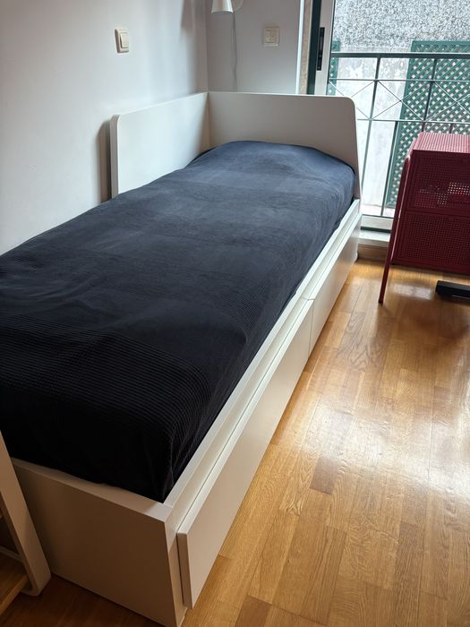 Cama solteiro Ikea + 2 colchões