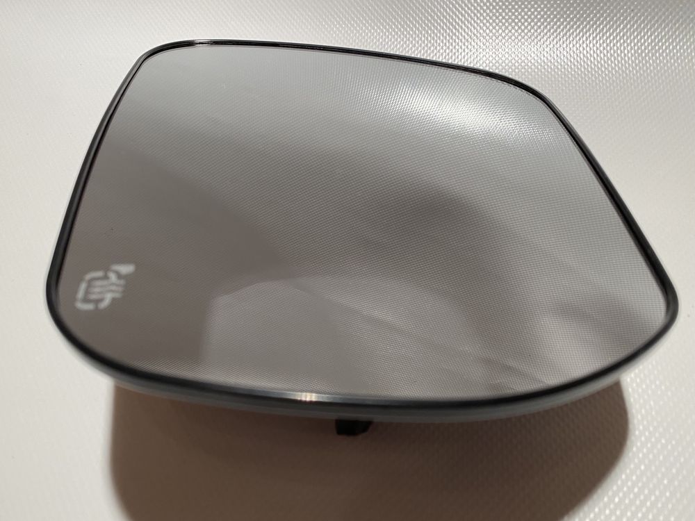 Зеркало оригинальное, вкладыш Suzuki Grand Vitara, зеркальный элемент.