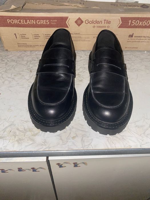 Чоловіче взуття.