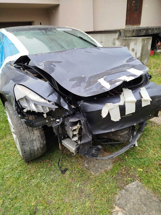 Tesla model 3 розмитнена у Львові