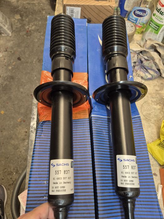 Amortyzatory przod  do vw b5 lift