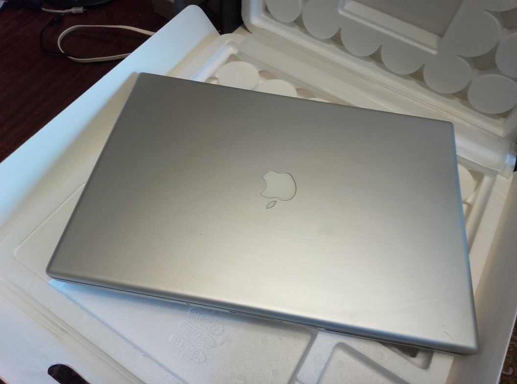 Ноутбук MacBook Pro late 2006 model A1212