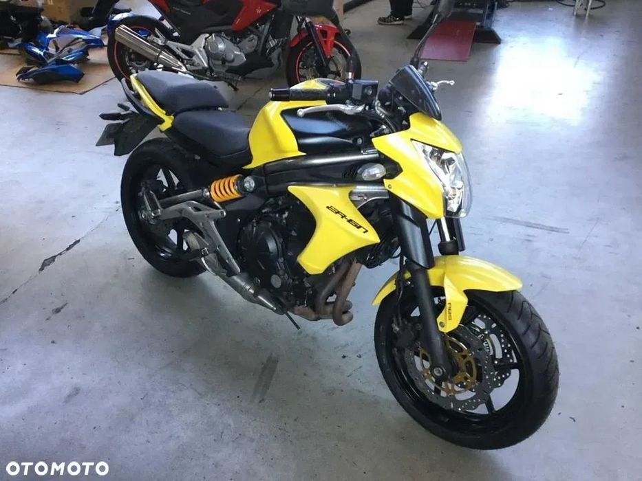 Kawasaki ER -6N 650 cm3 lekko uszkodzony
