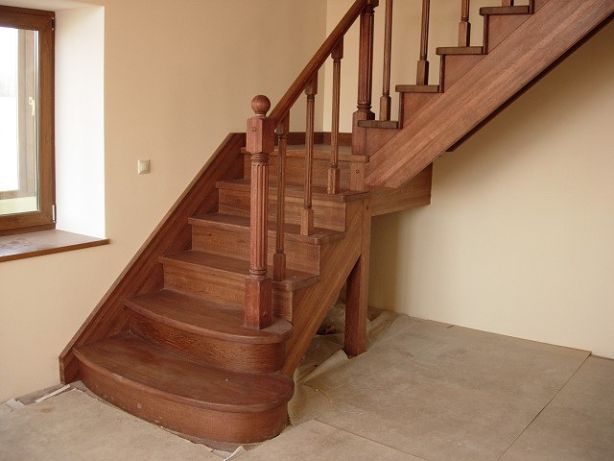 Лесницы, сходи, обшивка металевих та бетонних конструкцій деревом.