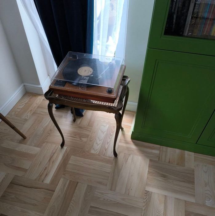 Cyklinowanie,  czyszczenie faz w deskach . Gwarancją