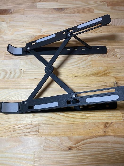 Підставка для ноутбука чорна