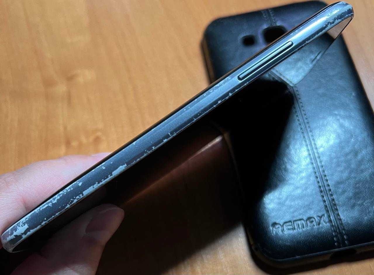 Samsung
Galaxy J3 (SM-J320H/DS)