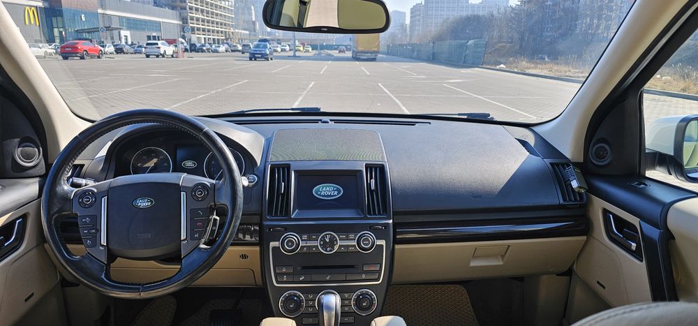 Land Rover LR2(Freelander)