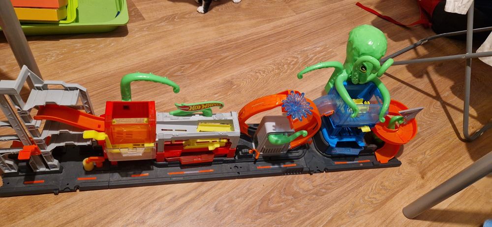 Hot Wheels City Megamyjnia Atak Ośmiornicy