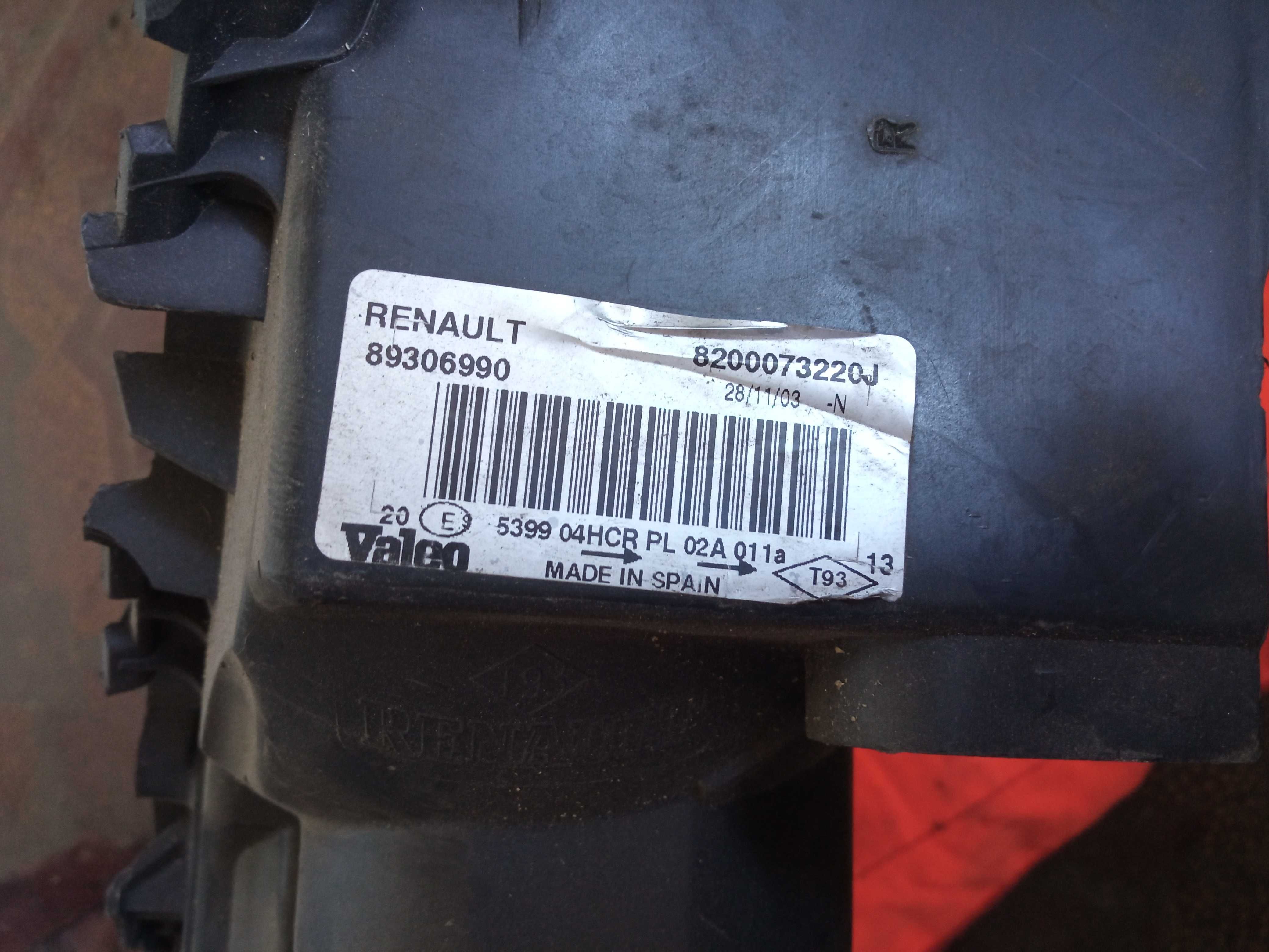 Фара передня ліва Renault Megane II 03-12 Valeo 89306990 8200073220J