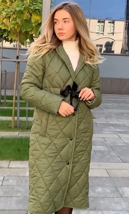 Жіноче стьобане пальто плащівка