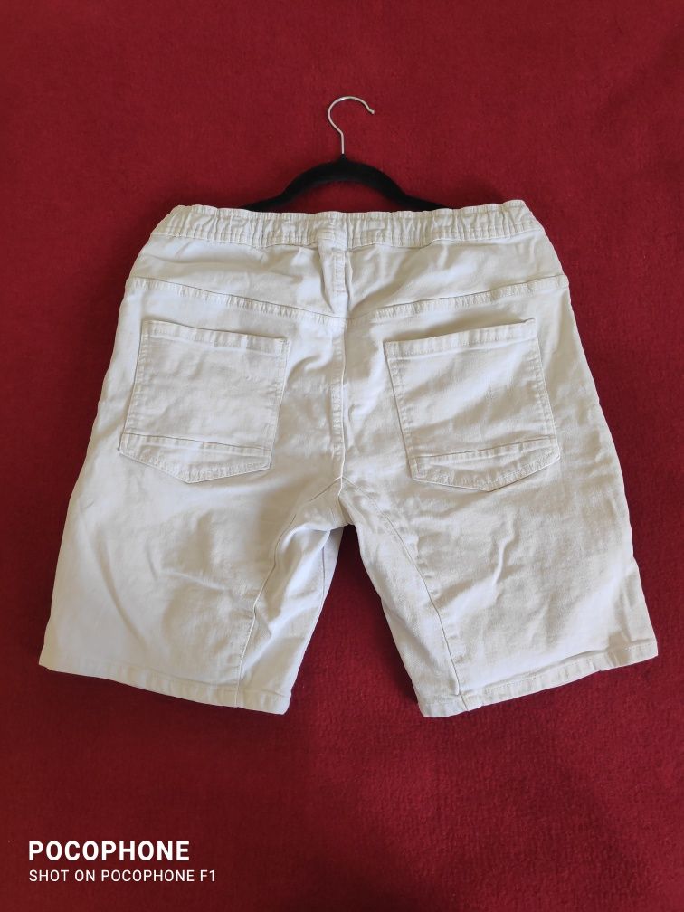 Białe szorty, dżinsowe z przetarciami, Indicode Jeans
