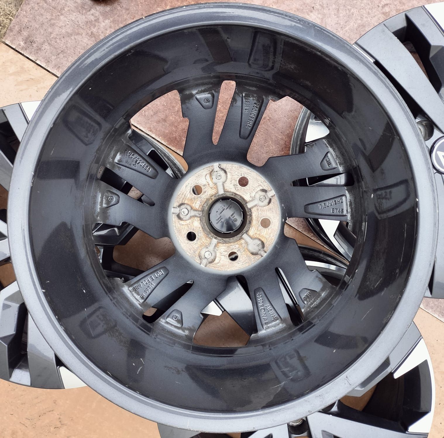 Felgi aluminiowe VW T5 T6 T7 Multivan Caravelle 7,5x18 ET45 5x120