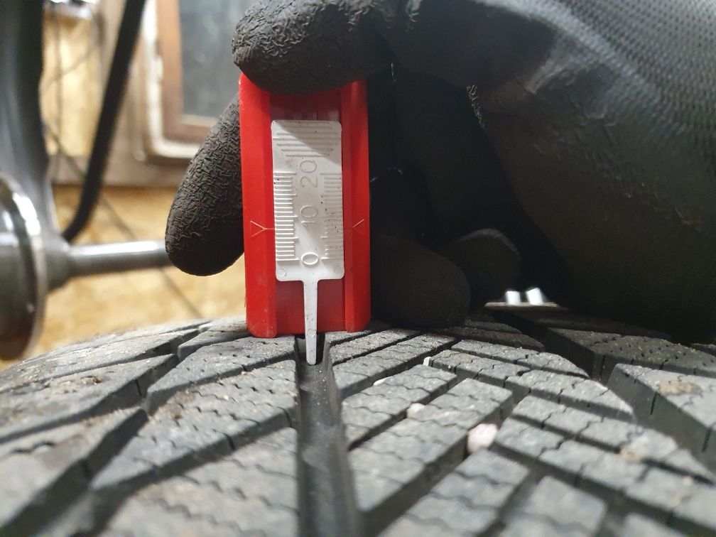 Opony 235/50 R19 zimowe