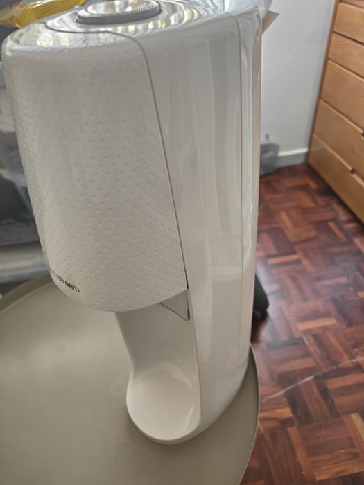 Sodastream,maquina fazer água gaseificado,ou seja agua com gás.