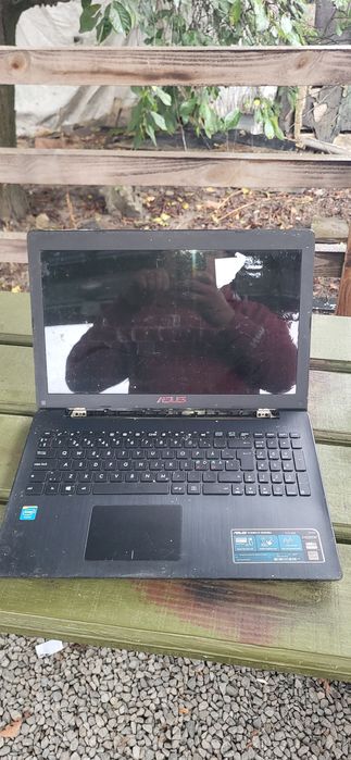 Продам ноутбук на запчастини