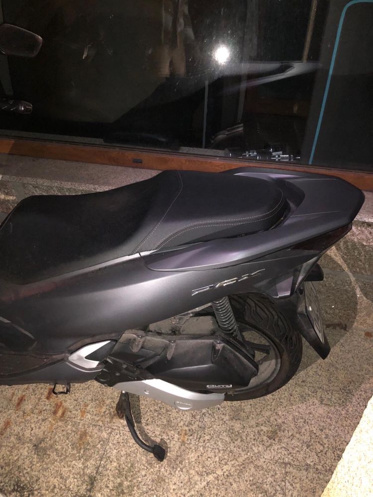 Honda PCX 125 seni mova