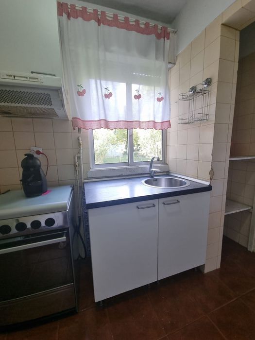 T1 no R/C com janelas em todas as divisões excelente localização