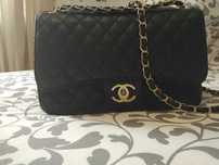 Bolsa Mala em Pele Preta com metais dourados