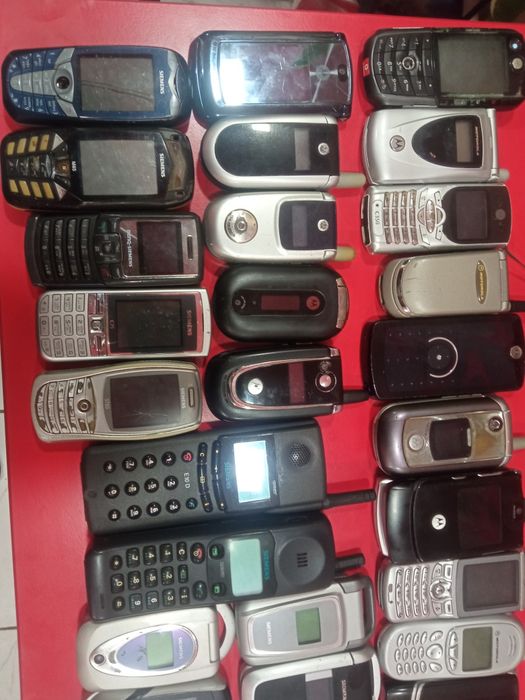 Лот телефонів Motorola