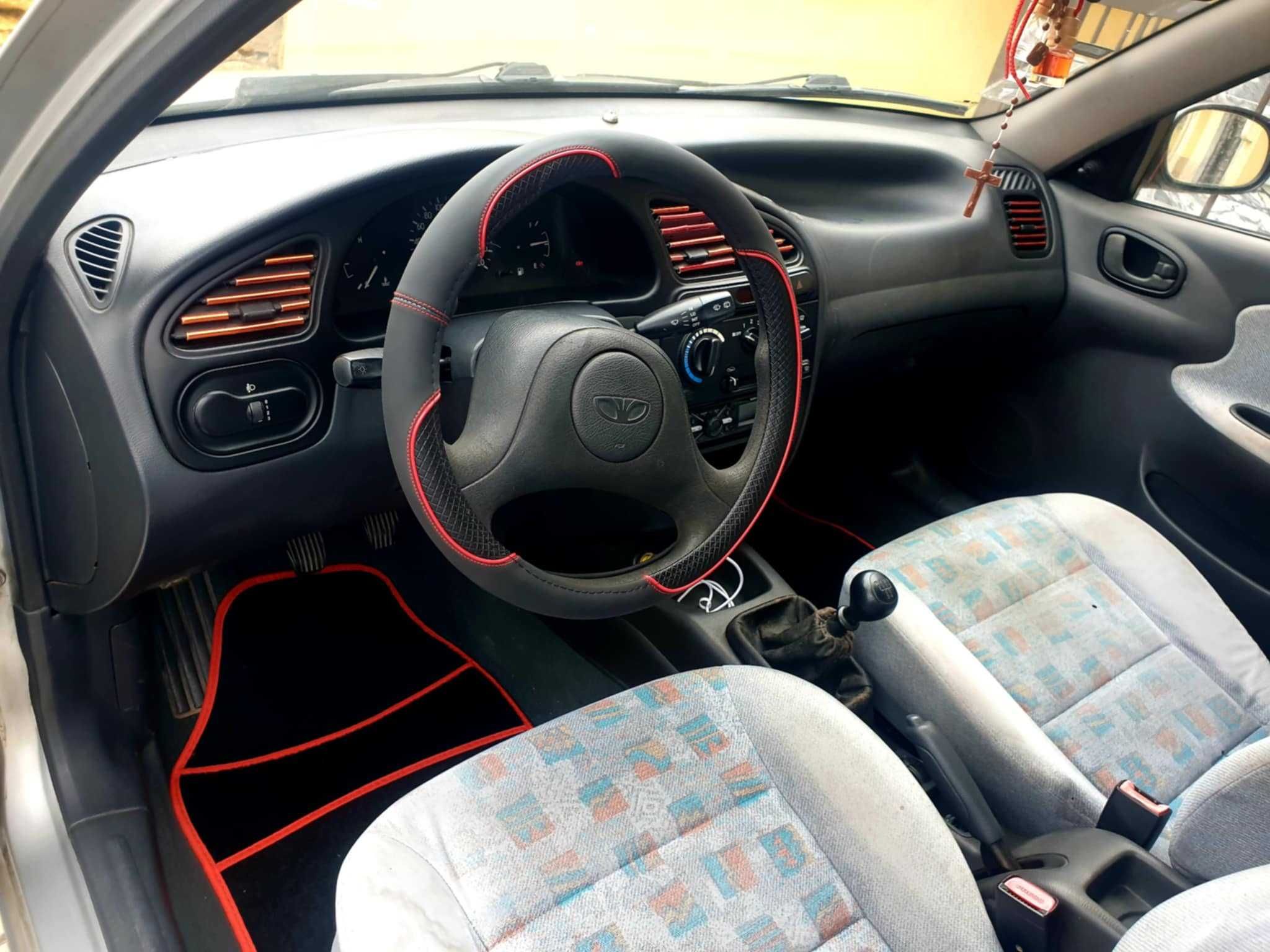 2000 DAEWOO LANOS 1.3 gasolina, hatchback 5 portas.(negociável)