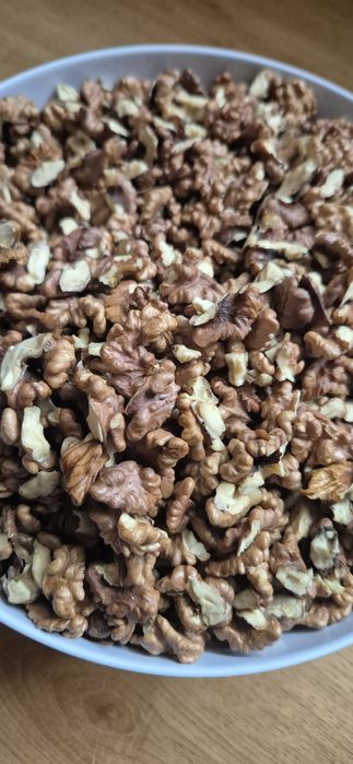 Orzechy włoskie łupane