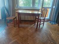 Drewniany solidny stół z krzesłami