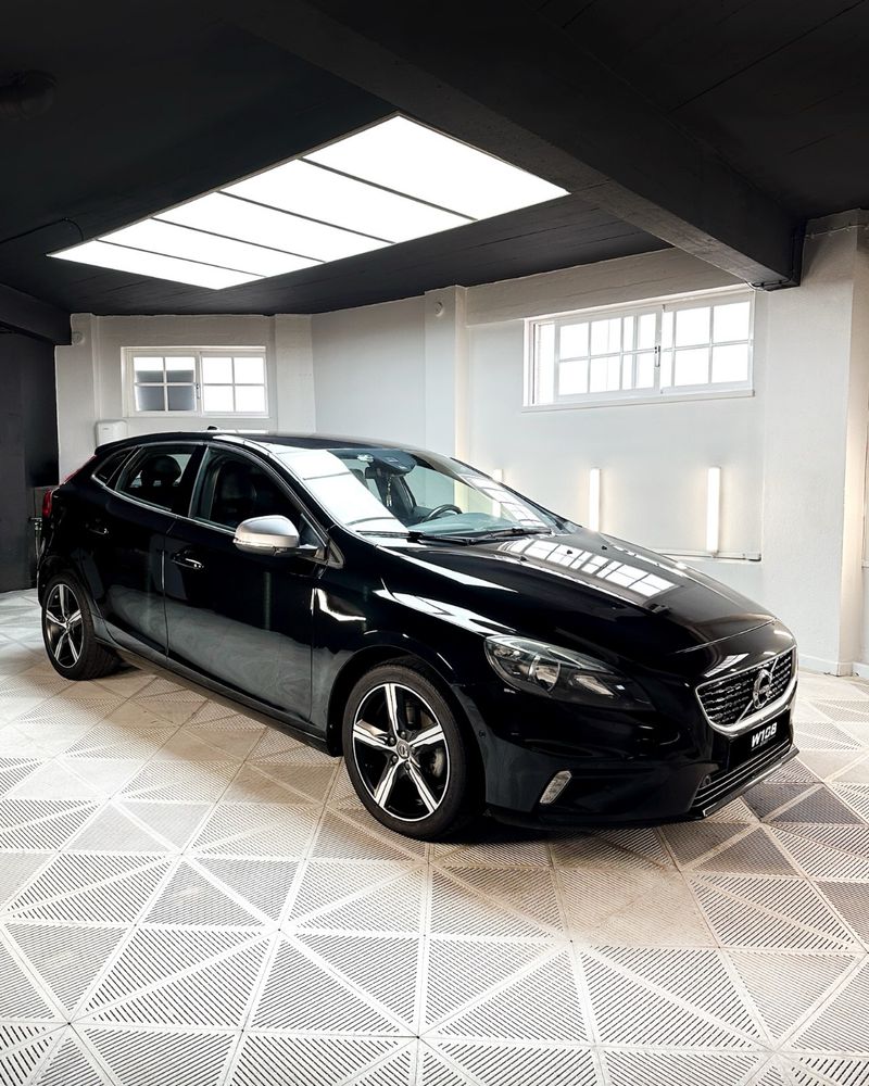 Volvo V40 2.0 D2 R-Design