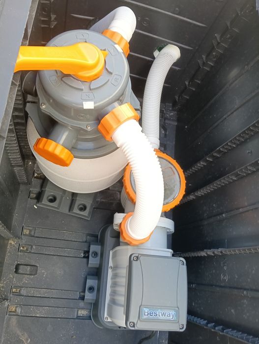 Piscina Bestway com pouco uso
