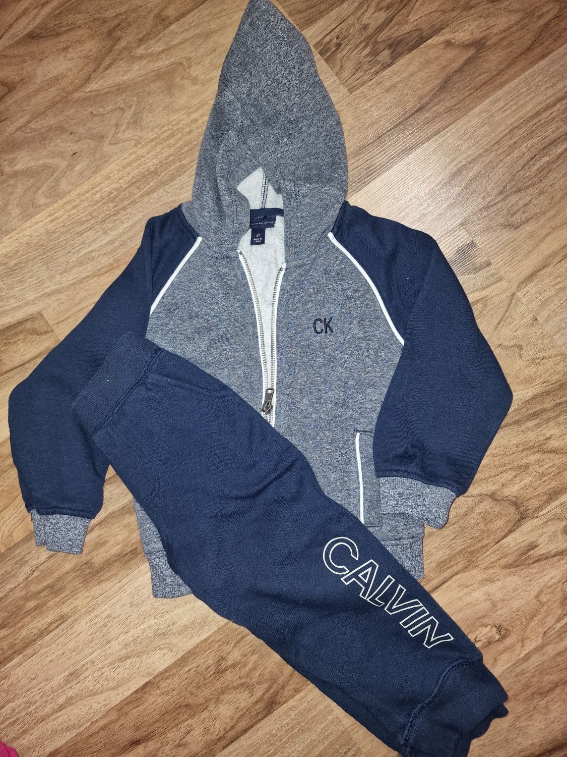 Dres spodnie bluza Calvin Klein chłopiec