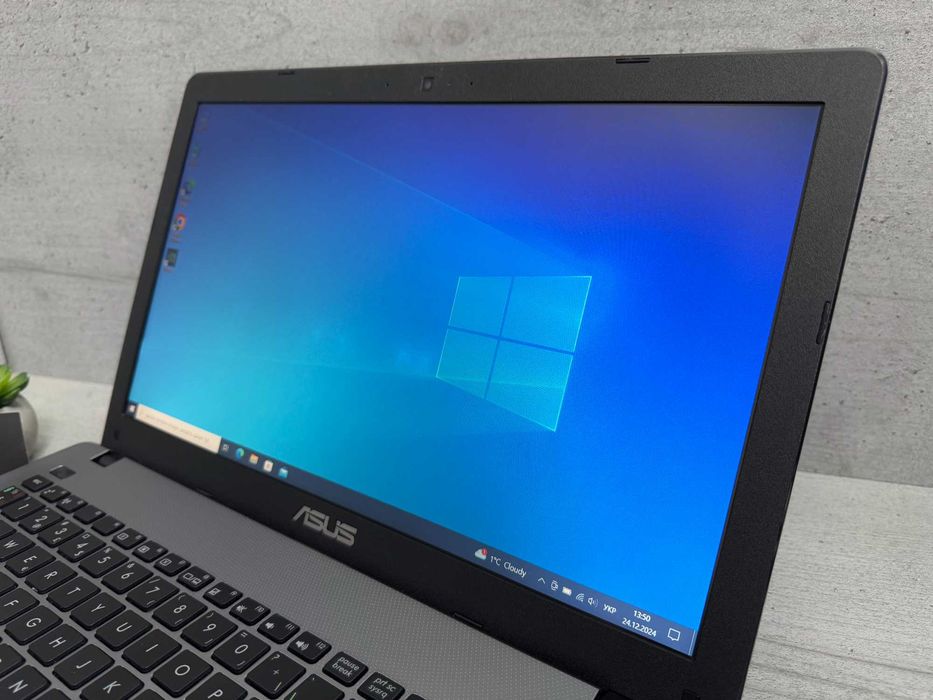 Nvidia/Мультимедійний ноутбук Asus F550L/i5-4200U/GeForce/240 ssd