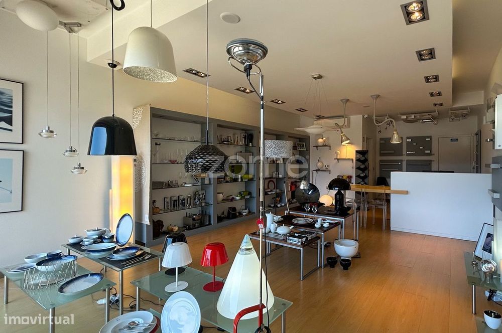 Loja, garagem, armazém, aparcamento, Rua S. Gens, Sra Hora, Matosin...