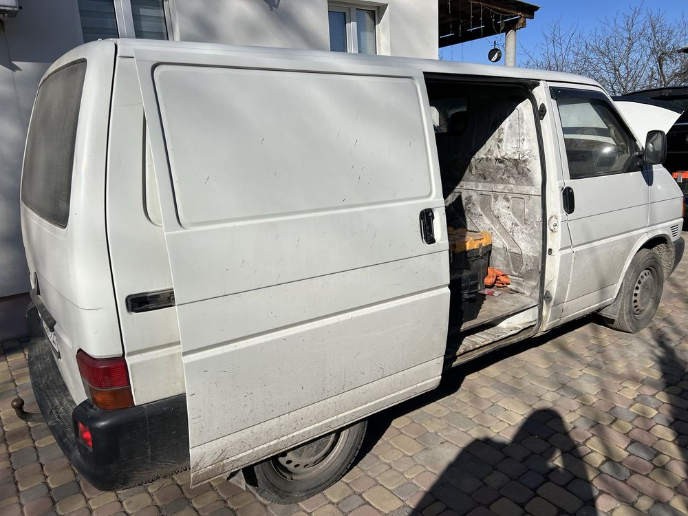 Volkswagen t4. 2.4