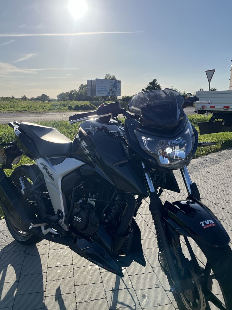 TVS apache rtr160 4v