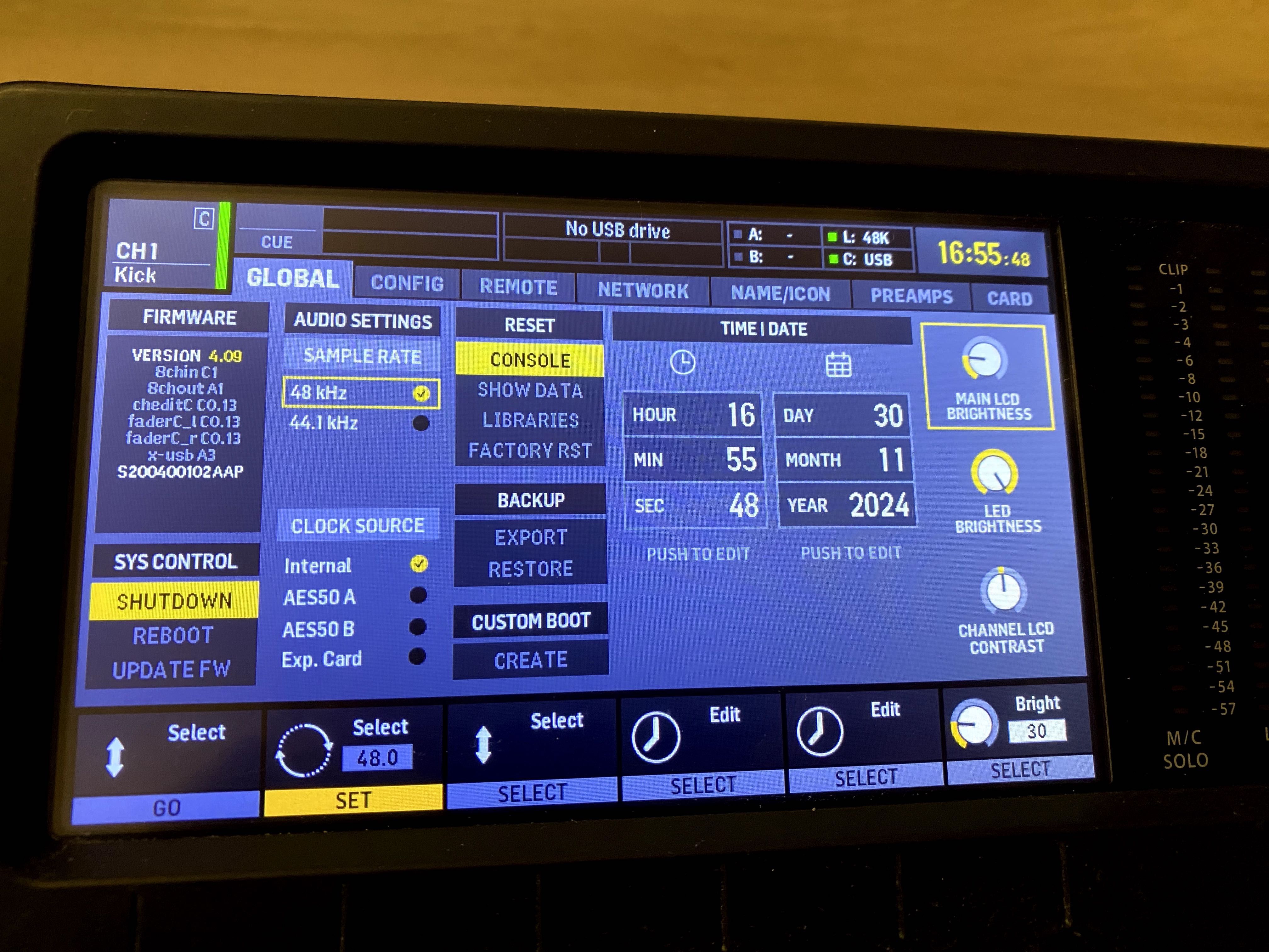 Behringer x32 compact - konsola cyfrowa