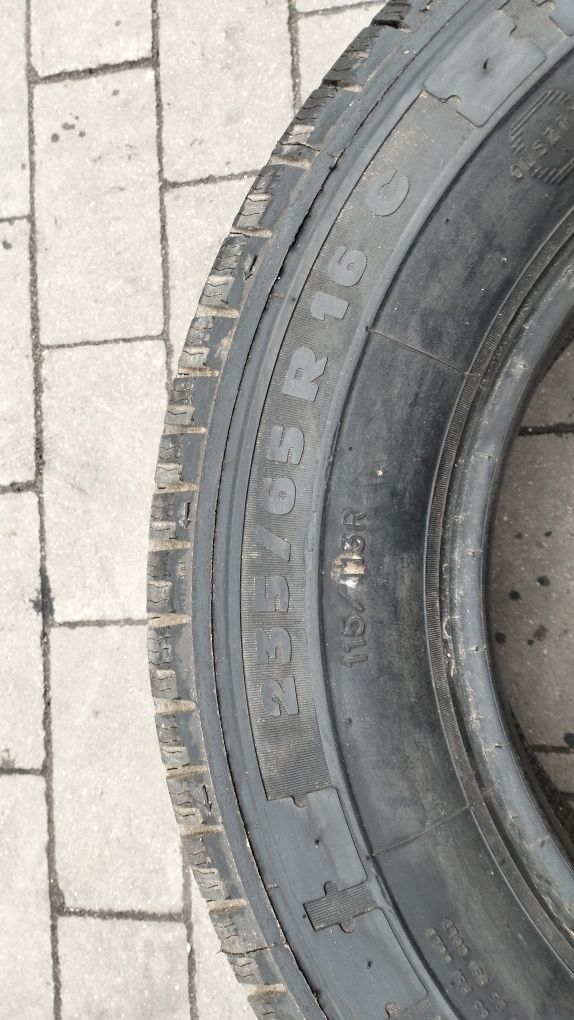 235/65R16C opona bieżnikowana pojedynka