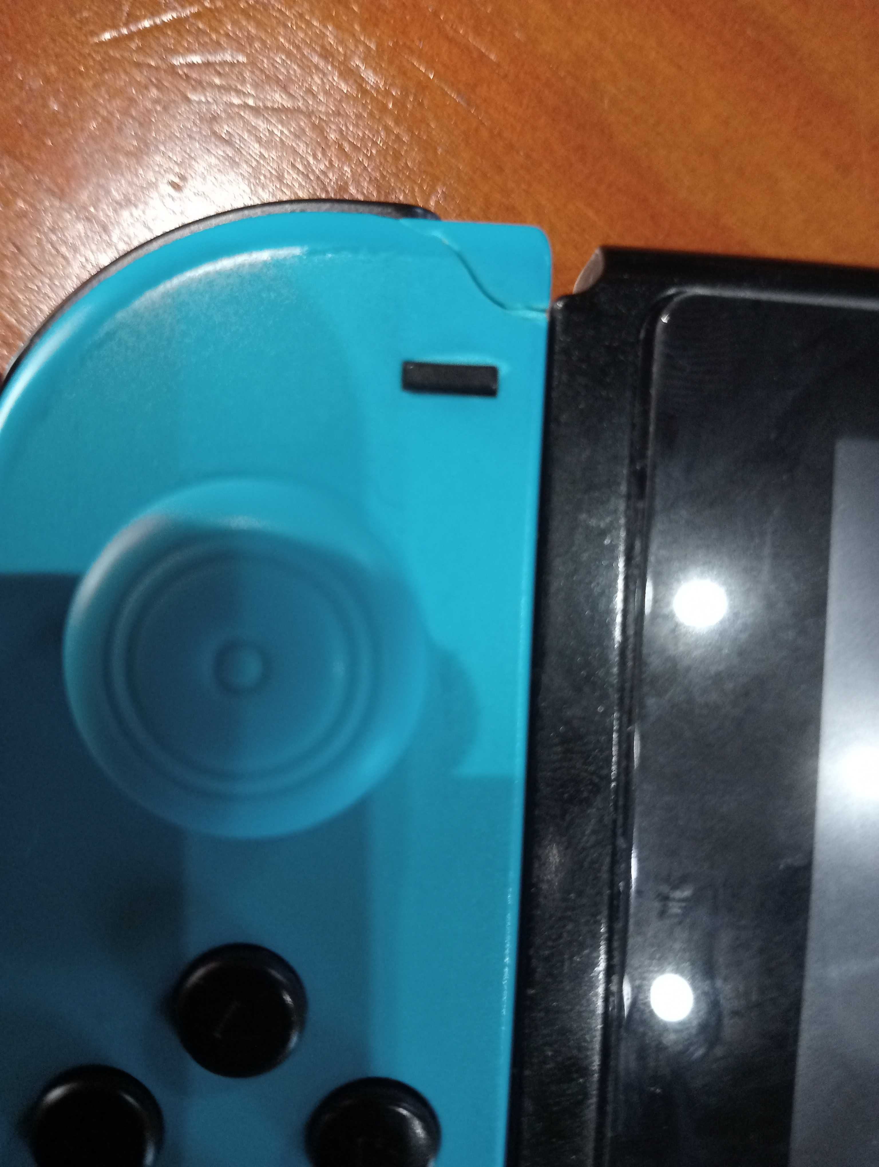 Nintendo Switch com capas para comandos e capa de transporte