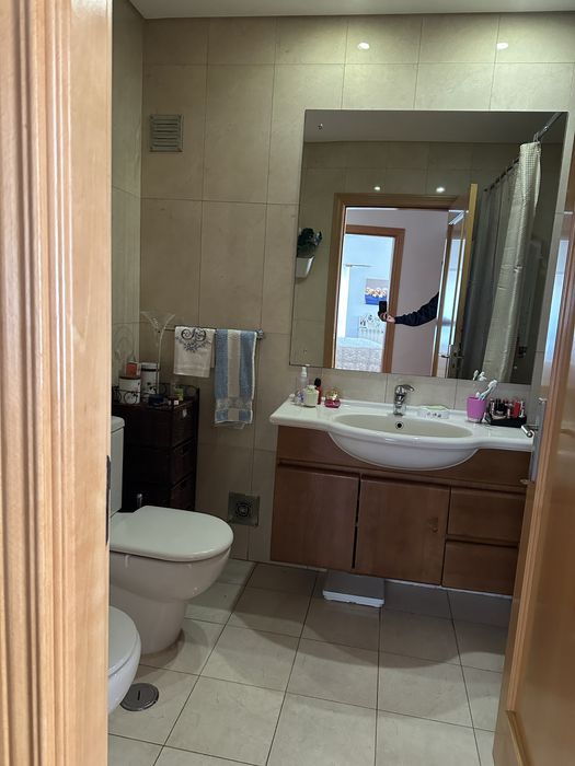 Quarto Setúbal junto ao Jardim Bonfim. 15m2. Em ap com varanda.